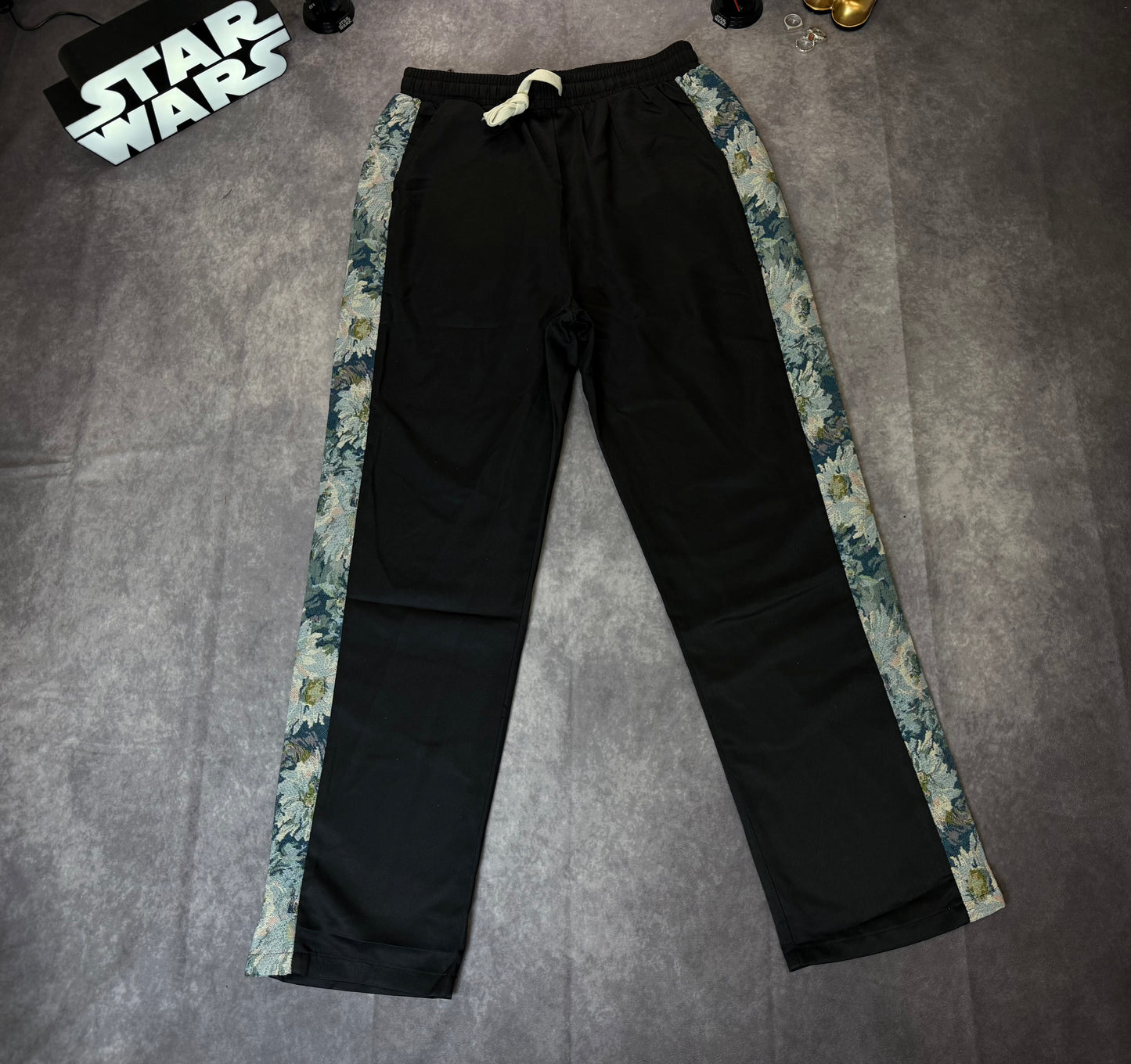 Men Straight Leg Casual Pants With Floral Jacquard Side Panel