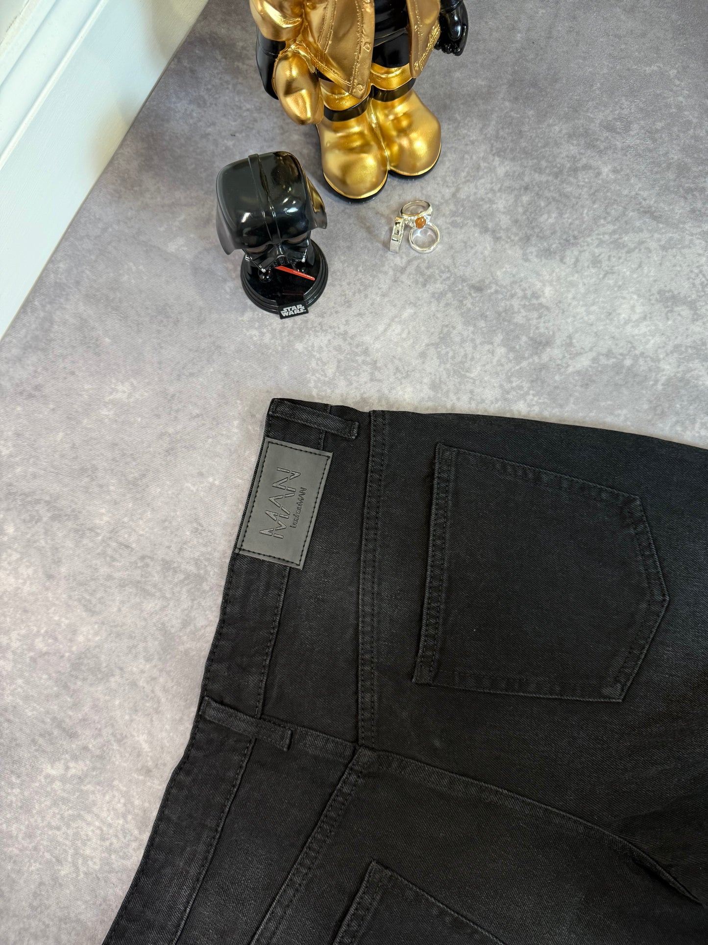 SLIM RIGID FLARE WASHED PAISLEY APLLIQUE JEANS