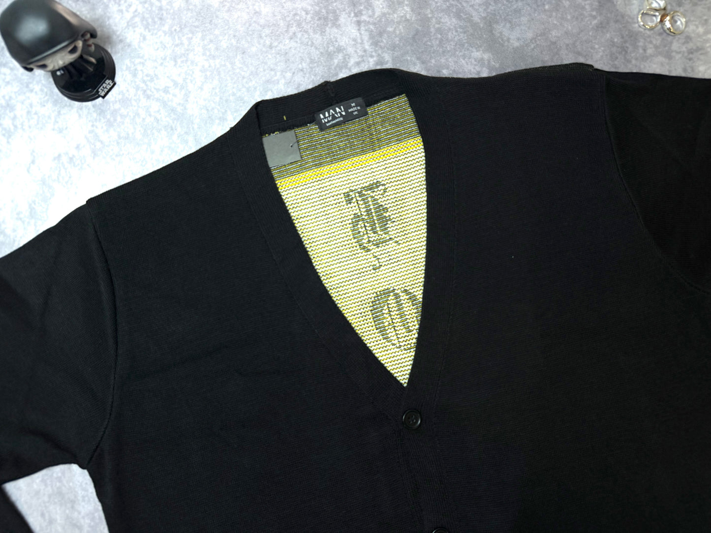 BOXY CROSS GRAPHIC KNITTED CARDIGAN