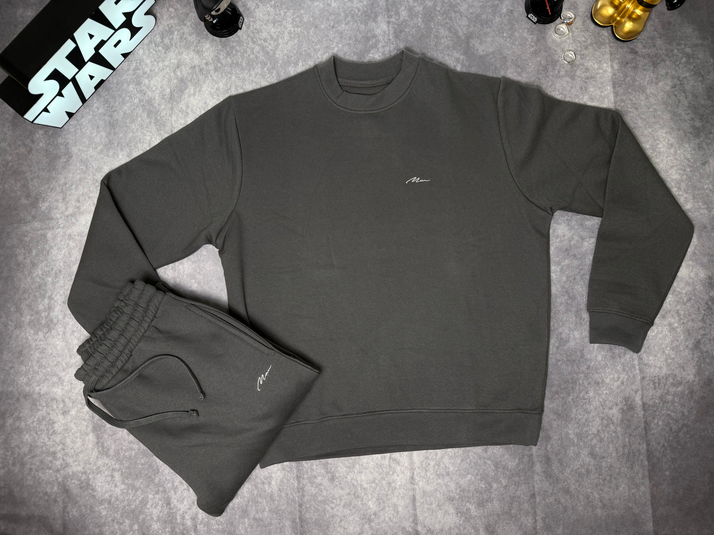 Regular Fit Man Signature Extended Neck Split Hem Sweatshirt Tracksuit